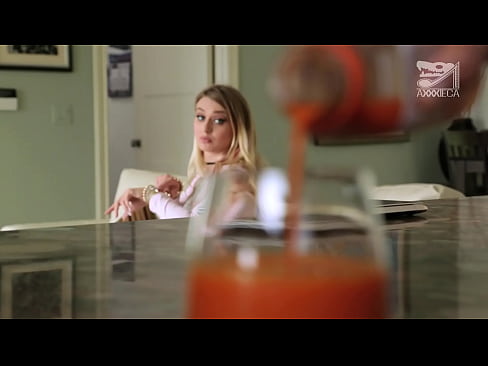 ❤️ Kuuma tyttö isoilla tisseillä ja tiukalla pillulla saa kyrpää luuserilta, mutta hyvin kovaa ❤️ Pornovideo at us ❌