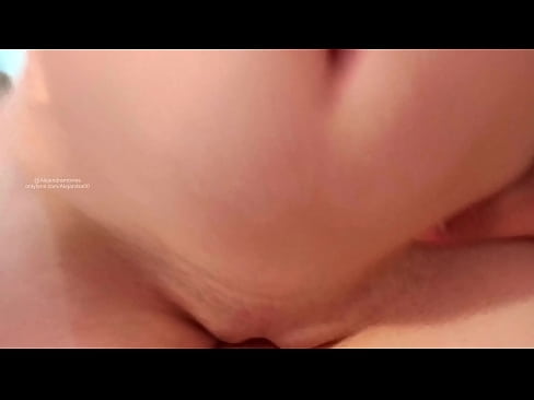 ❤️ Nukuin siskoni huoneessa ja niin heräsin siihen ❤️ Pornovideo at us ❌