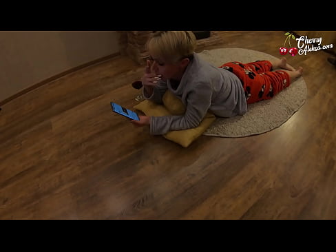 ❤️ Hullu blondi imee valtavaa mulkkua imee ja pomppii sen päällä - anaaliseksiä ❤️ Pornovideo at us ❌